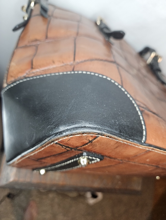 Vintage 90s Dooney And Bourke Croc Embossed Tan And Black Satchel GUC - Picture 11 of 15